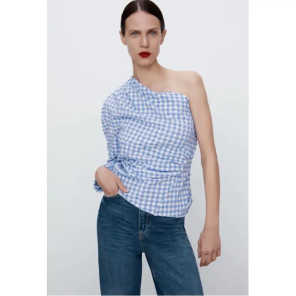 Zara Size S, Blue/White Gingham Asymmetrical Off Shoulder Top LIKE NEW
